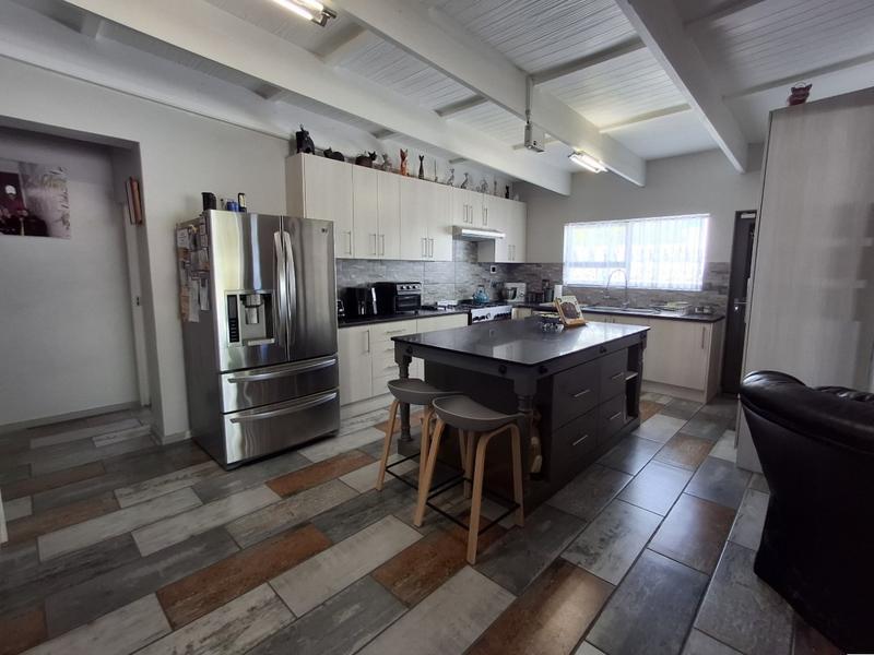 3 Bedroom Property for Sale in Britannia Bay Western Cape